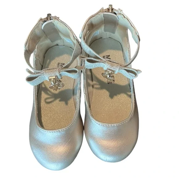 Michael Kors Girls “Kenyah Kay” Logo Charm Gold Ballet Flats Size 6 Toddler/Baby - Picture 3 of 12